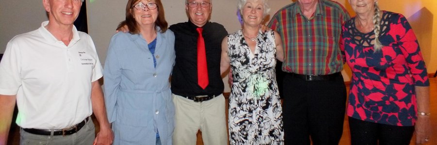 Oorsese besoekers geniet die Birkenhead Boothengelklub se funksie, met vlnr Ian en Jenny Hazelton, Gerry en Sandie Westmacott en Jack en Anita Doyle 